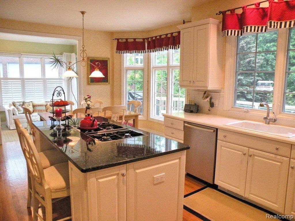4774 Goodison Pl Drive Rochester, MI 48306 - Photo 7 of 25 Kitchen
