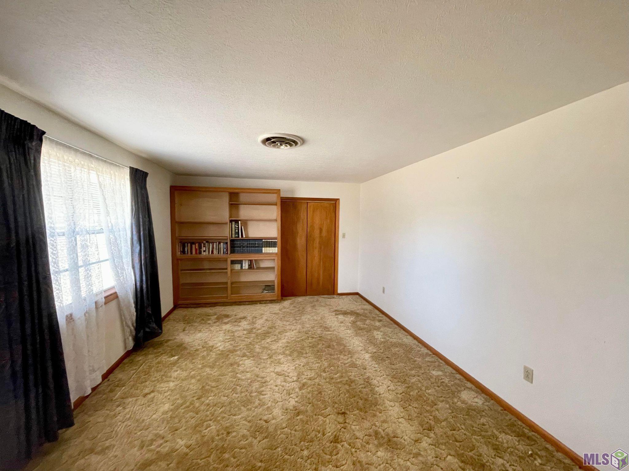 5763 Groom Road Baker, LA 70714 - Photo 6 of 13 Gallery Image 6
