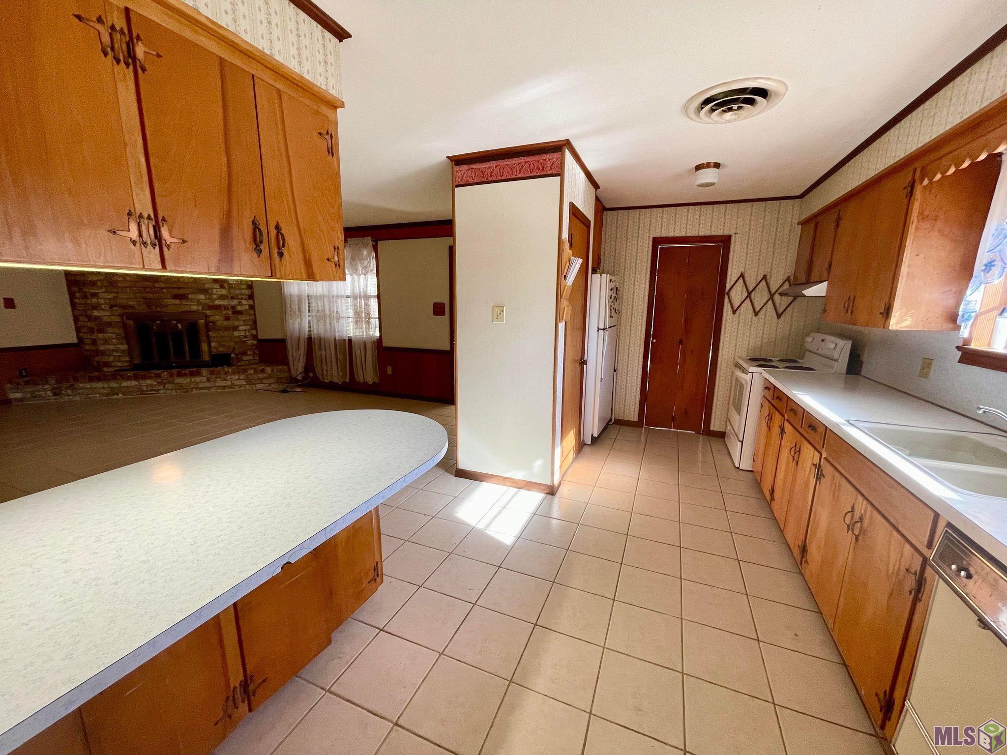 5763 Groom Road Baker, LA 70714 - Photo 7 of 13 Gallery Image 7
