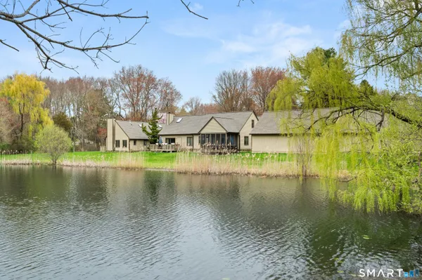 $425,000 | 15 Copper Hill Drive, Unit 15, Guilford, CT 06437