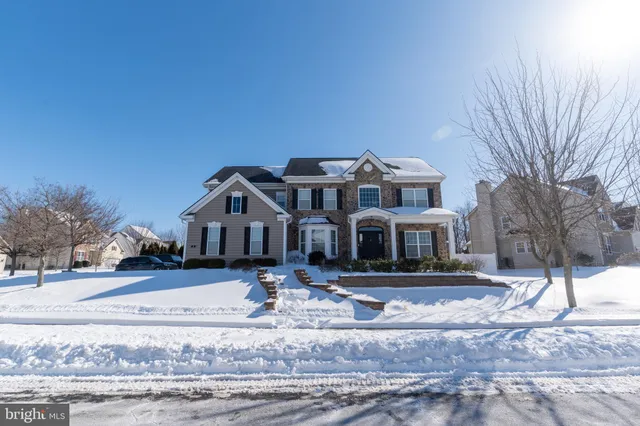 $999,000 | 2 Camellia Court, Feasterville-Trevose, PA 19053