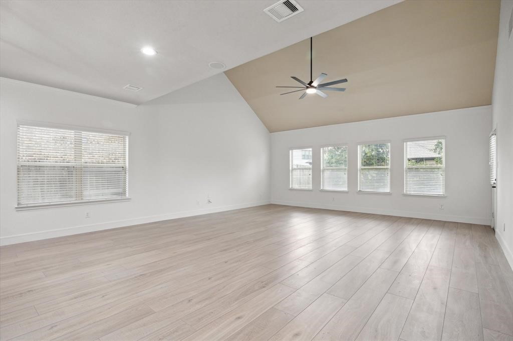 2732 Rogliano Lane League City, TX 77573 - Photo 16 of 30 Living room