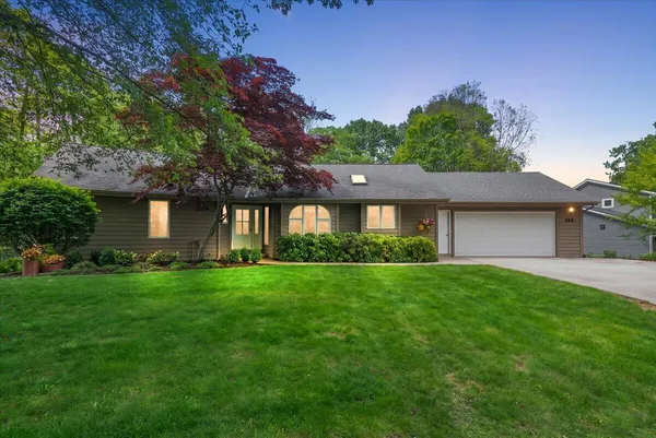 $749,900 | 368 South Lakeshore Drive, Holland, MI 49424