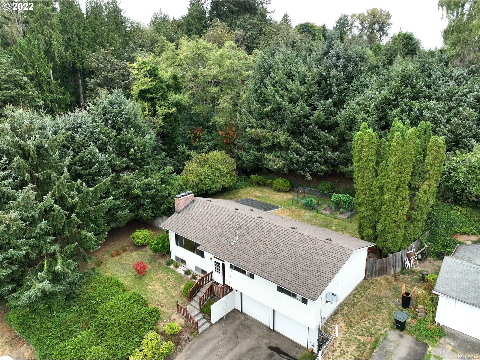 142 James Street Longview, WA 98632 - Photo 2 of 32