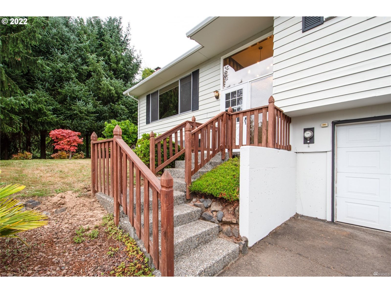 142 James Street Longview, WA 98632 - Photo 3 of 32