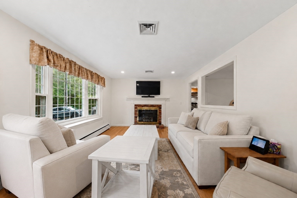 106 White Rock Road Yarmouth, MA 02675 - Photo 4 of 38