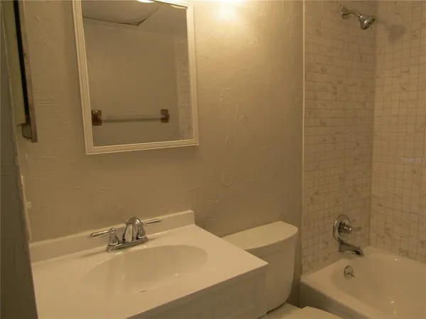 $1,500 | 3553 Longmeadow, Unit 27, Sarasota, FL 34235