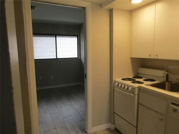 $1,500 | 3553 Longmeadow, Unit 27, Sarasota, FL 34235