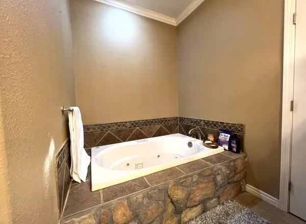 $439,000 | 22295 Highway 96, Kirbyville, TX 75956