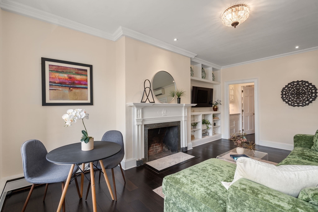 1 Chestnut Street, Unit 3B Boston, MA 02108 - Photo 4 of 20