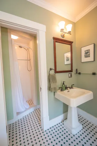 $749,000 | 20 Ray Hill Road, Wilmington, VT 05363