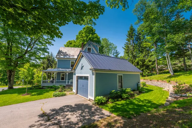 $749,000 | 20 Ray Hill Road, Wilmington, VT 05363