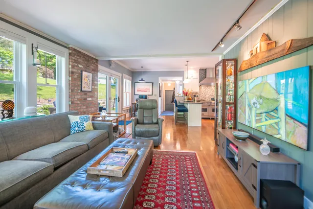 $749,000 | 20 Ray Hill Road, Wilmington, VT 05363