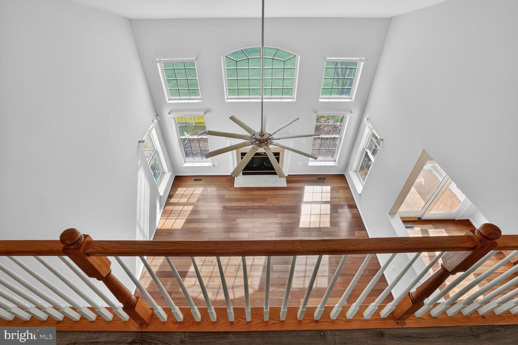 25845 Spring Farm Circle Chantilly, VA 20152 - Photo 22 of 57 Spacious, sunlit living area view.