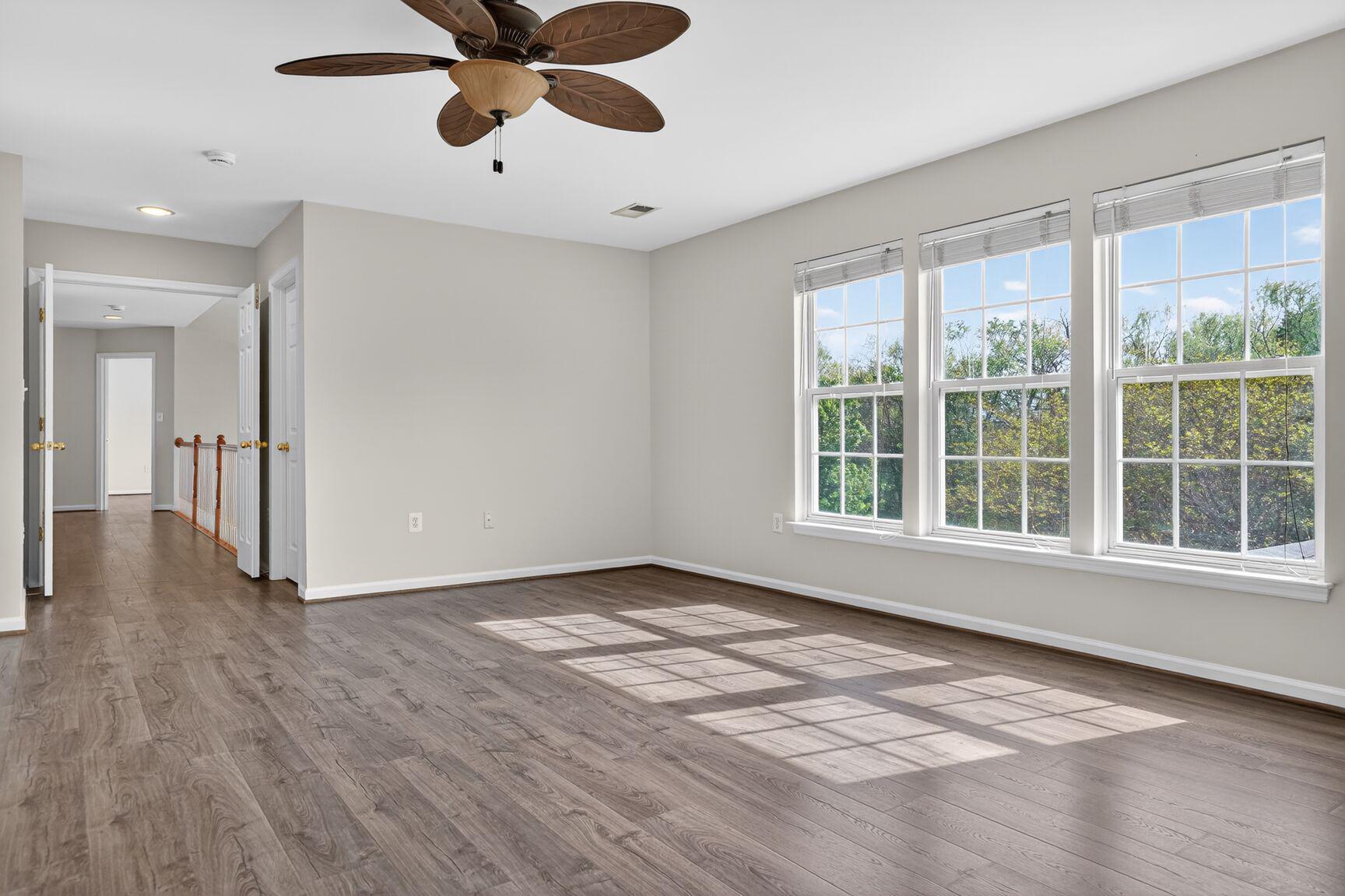 25845 Spring Farm Circle Chantilly, VA 20152 - Photo 24 of 57 Oversized primary bedroom.