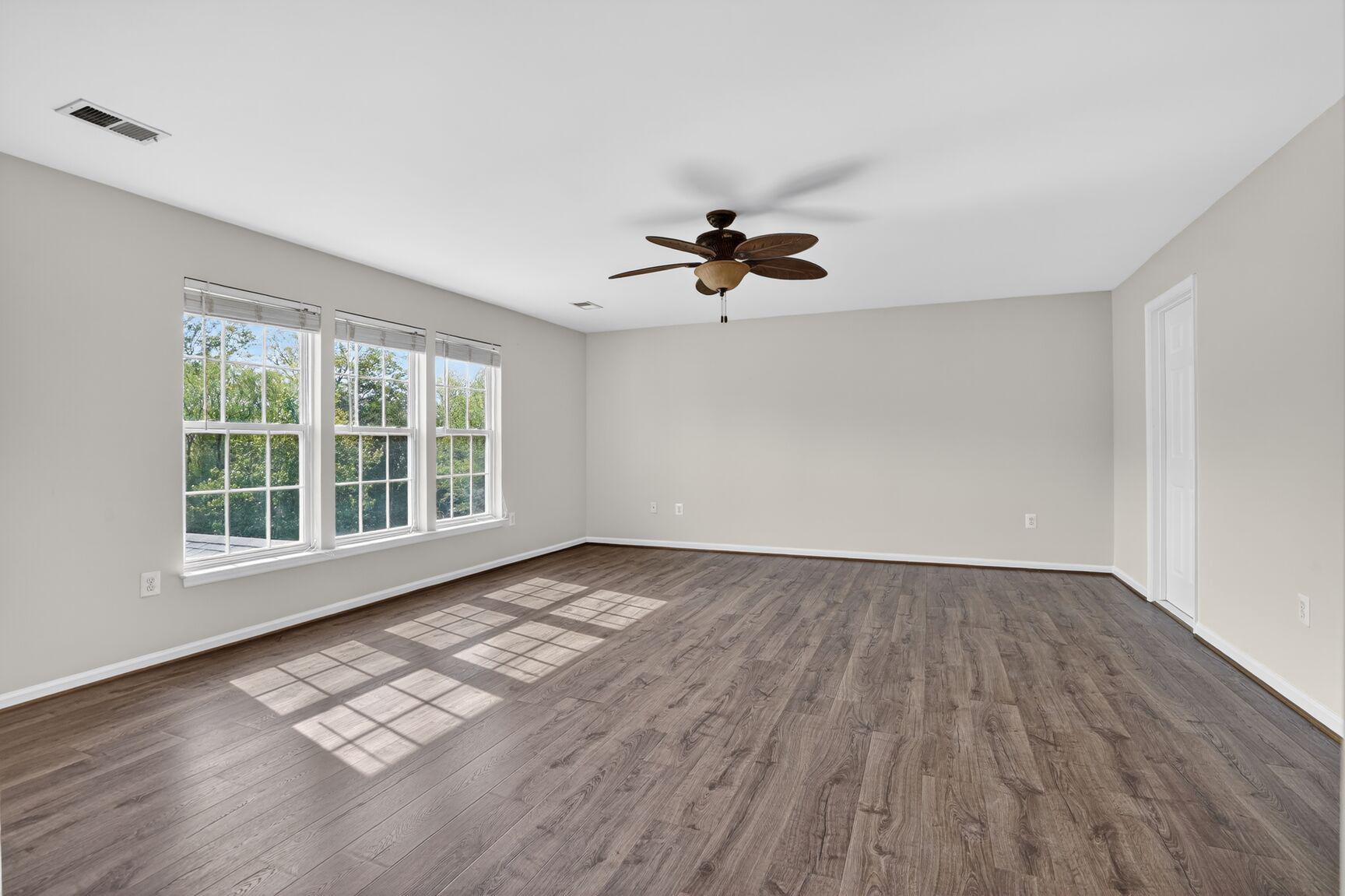 25845 Spring Farm Circle Chantilly, VA 20152 - Photo 25 of 57 Oversized primary bedroom.