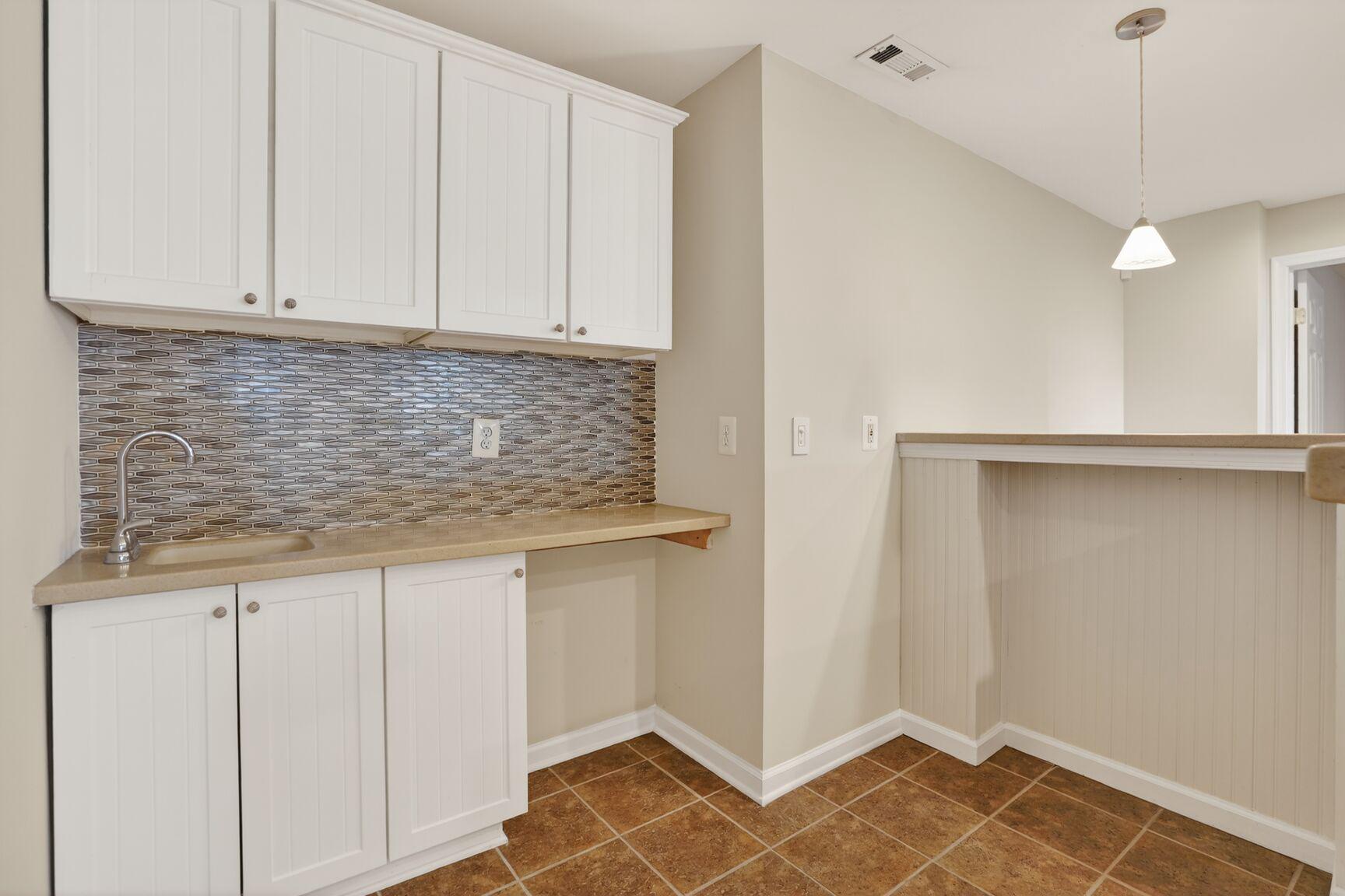 25845 Spring Farm Circle Chantilly, VA 20152 - Photo 39 of 57 Lower level wet bar.