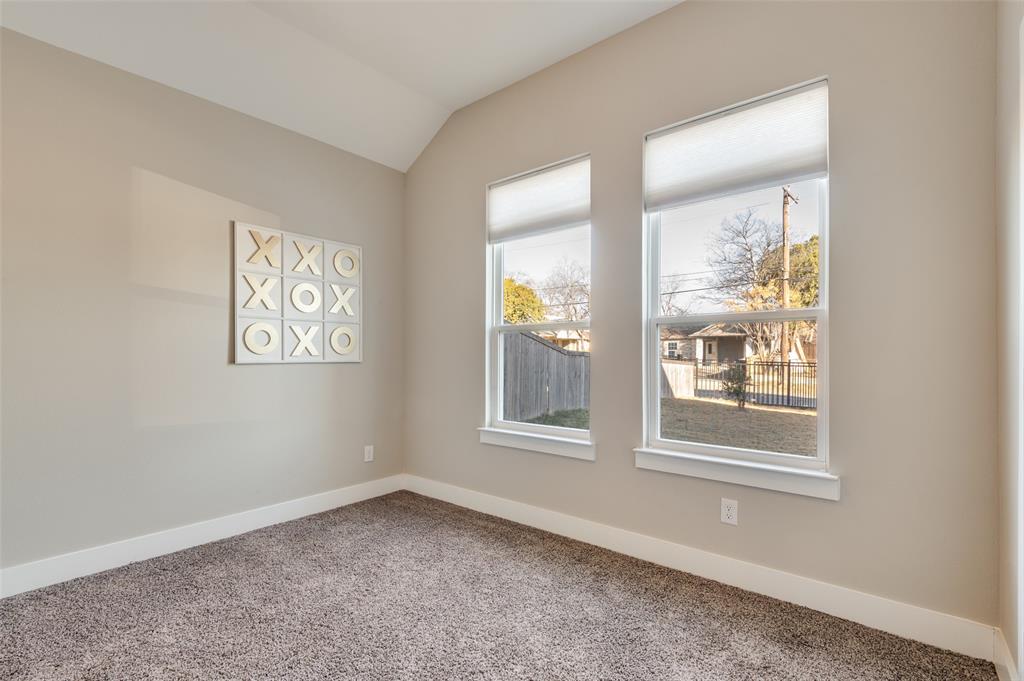 1210 Morrell Avenue Dallas, TX 75203 - Photo 16 of 28 an empty room with a window
