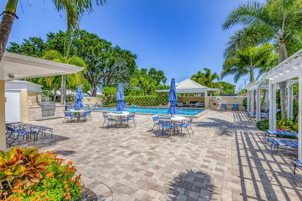 $439,500 | 17 Southeast Turtle Creek Drive, Unit D, Jupiter, FL 33469