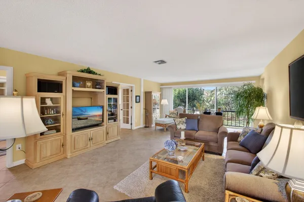 $439,500 | 17 Southeast Turtle Creek Drive, Unit D, Jupiter, FL 33469