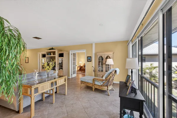 $439,500 | 17 Southeast Turtle Creek Drive, Unit D, Jupiter, FL 33469
