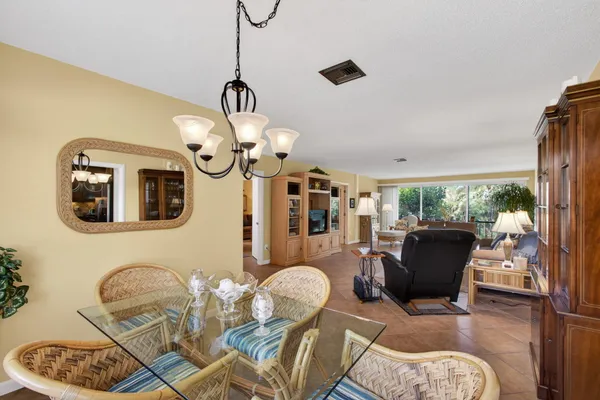 $439,500 | 17 Southeast Turtle Creek Drive, Unit D, Jupiter, FL 33469