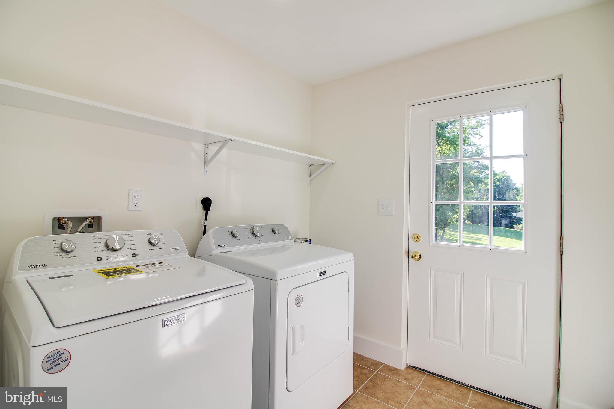 2524 Old Frederick Road Catonsville, MD 21228 - Photo 16 of 40 Main level Laundry and Mud room