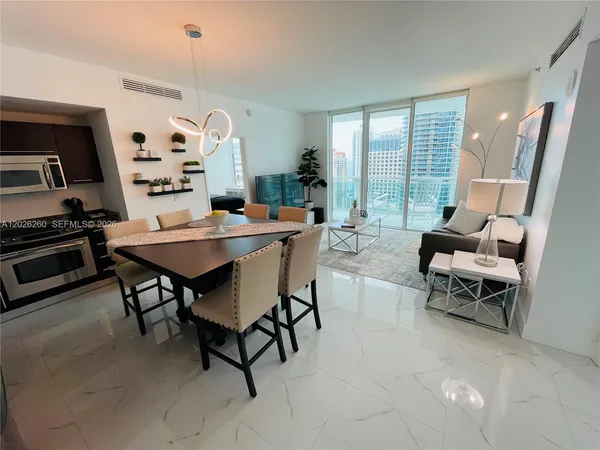 $4,600 | 950 Brickell Bay Drive, Unit 3207, Miami, FL 33131