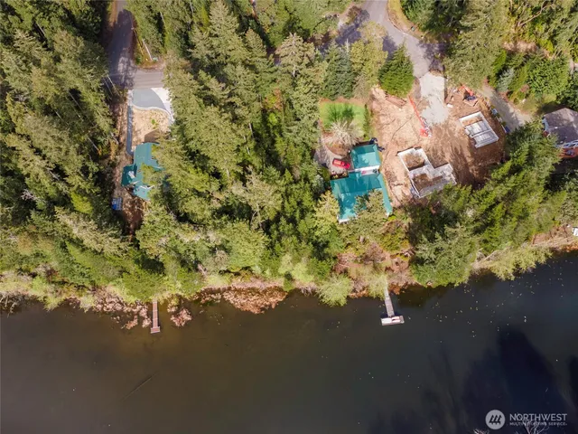 a picture of street with side of building