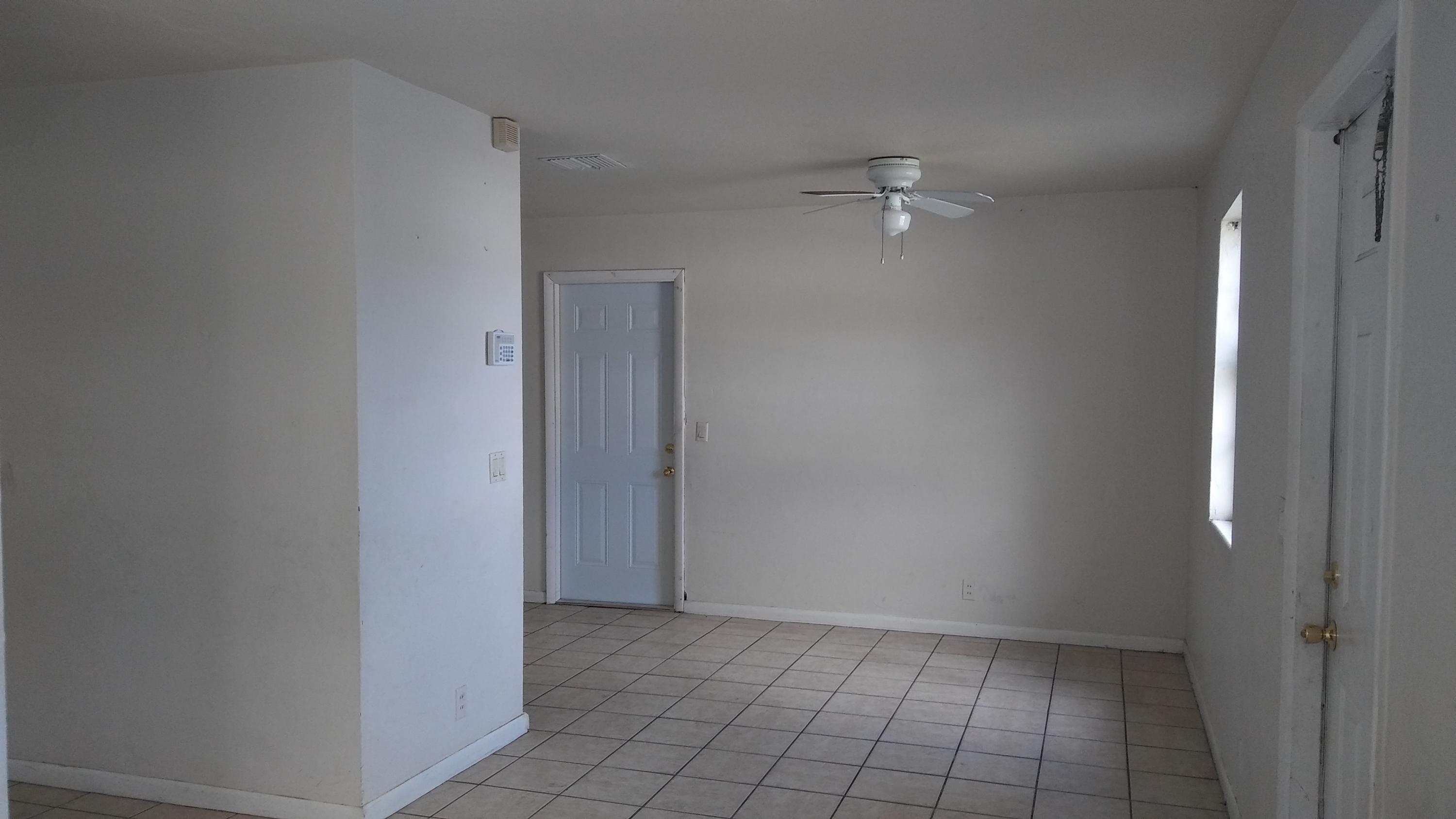 1541 West 9th Street Riviera Beach, FL 33404 - Photo 5 of 11 20180126_143142