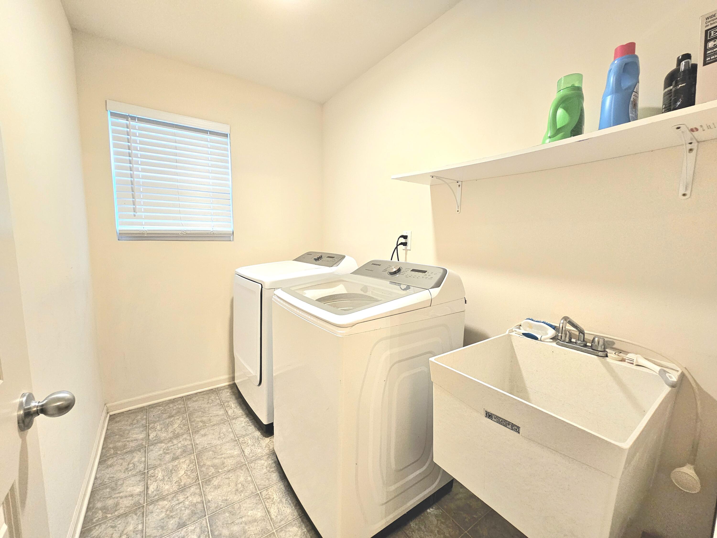 6147 Inverness Court Romulus, MI 48174 - Photo 23 of 36 Laundry