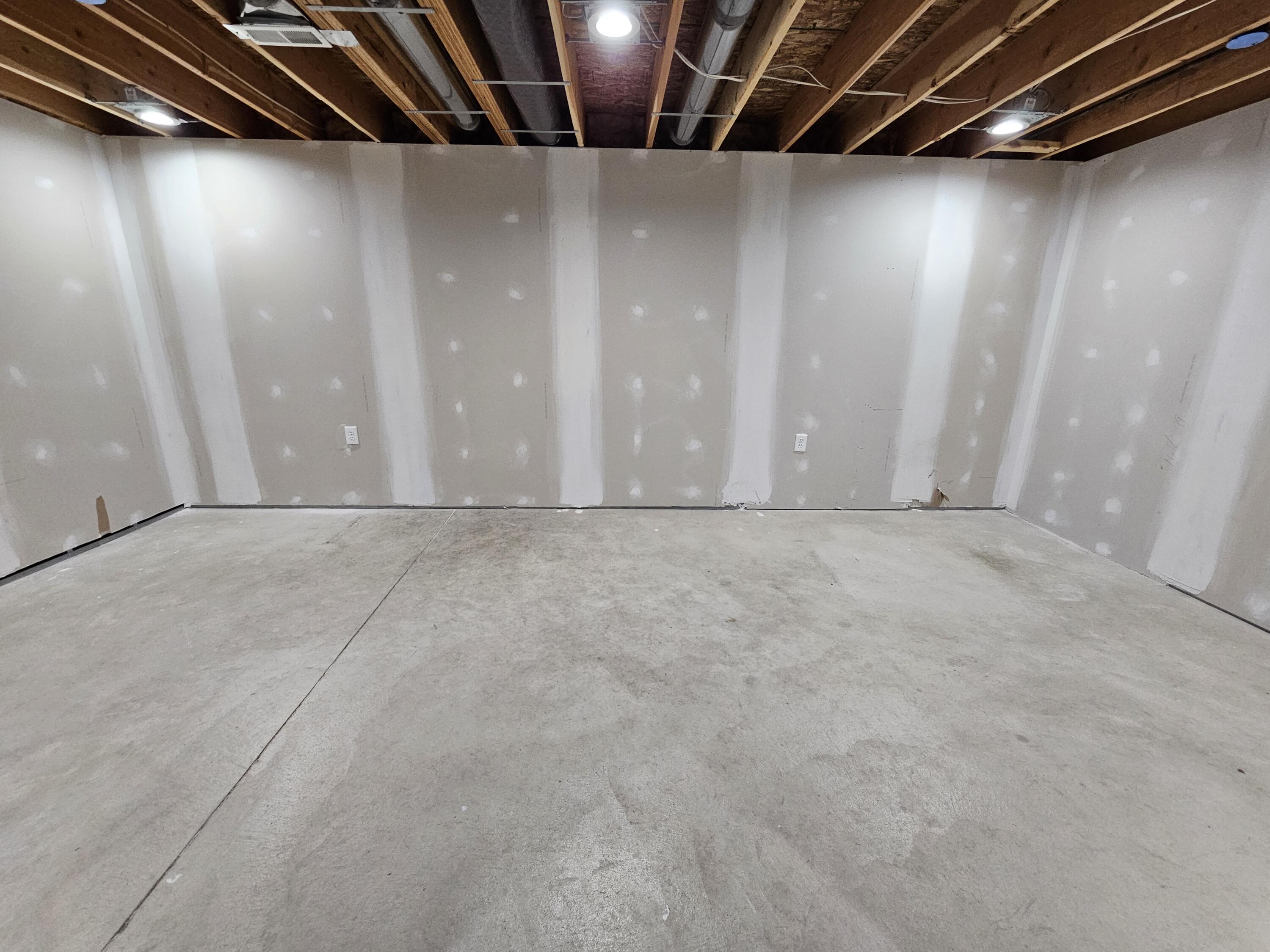 6147 Inverness Court Romulus, MI 48174 - Photo 25 of 36 Previous Exercise Room