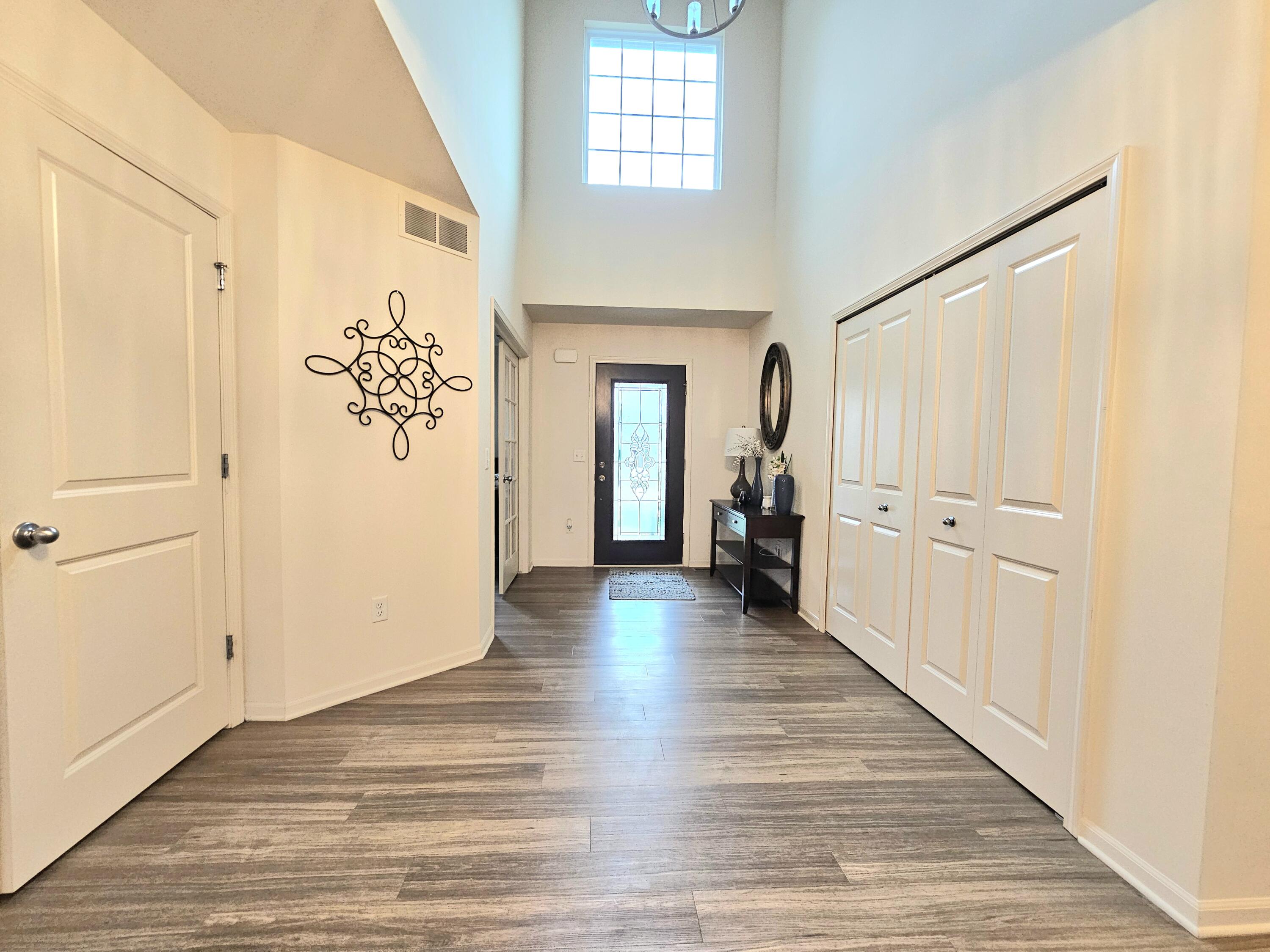 6147 Inverness Court Romulus, MI 48174 - Photo 5 of 36 2-Story Entry