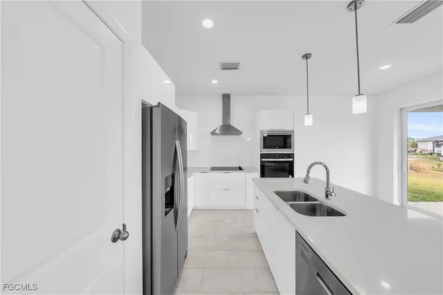 $319,500 | 8070 Marsh Circle, LaBelle, FL 33935