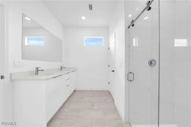 $319,500 | 8070 Marsh Circle, LaBelle, FL 33935