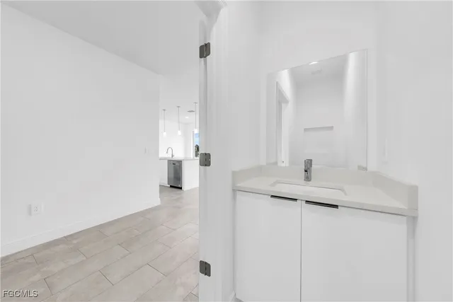 $319,500 | 8070 Marsh Circle, LaBelle, FL 33935