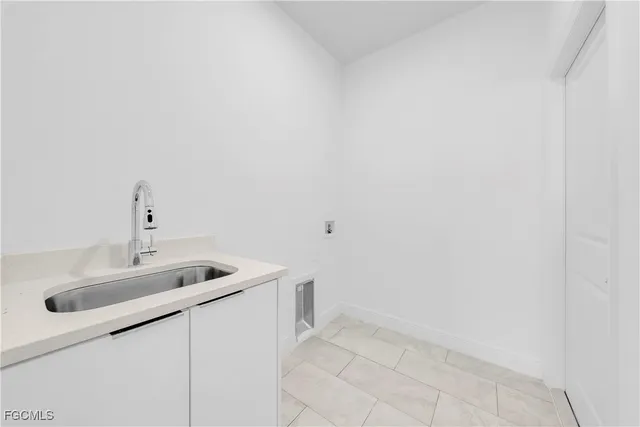 $319,500 | 8070 Marsh Circle, LaBelle, FL 33935