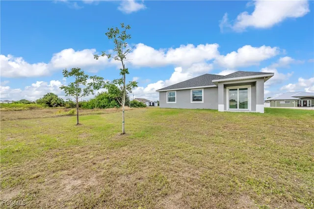 $319,500 | 8070 Marsh Circle, LaBelle, FL 33935