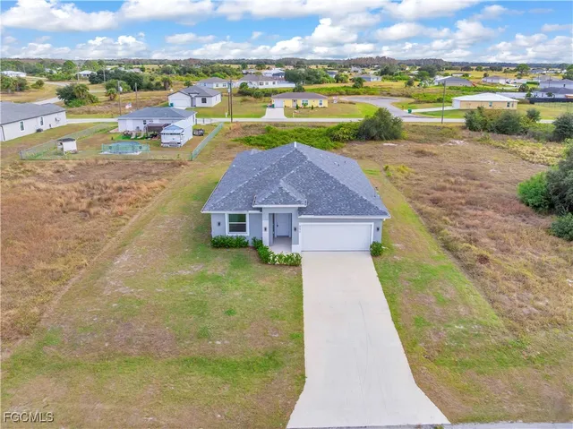 $319,500 | 8070 Marsh Circle, LaBelle, FL 33935