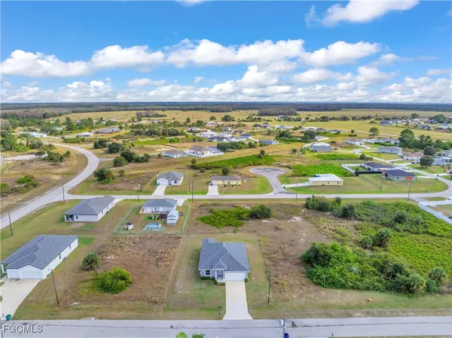 $319,500 | 8070 Marsh Circle, LaBelle, FL 33935