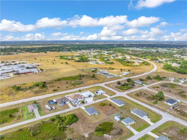 $319,500 | 8070 Marsh Circle, LaBelle, FL 33935