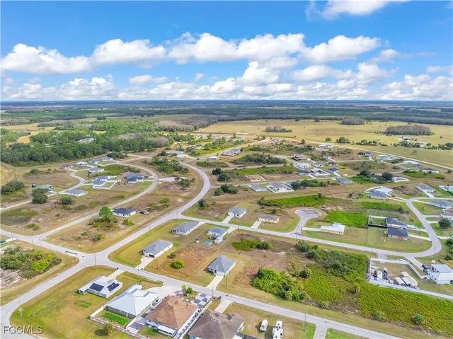 $319,500 | 8070 Marsh Circle, LaBelle, FL 33935