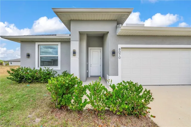 $319,500 | 8070 Marsh Circle, LaBelle, FL 33935