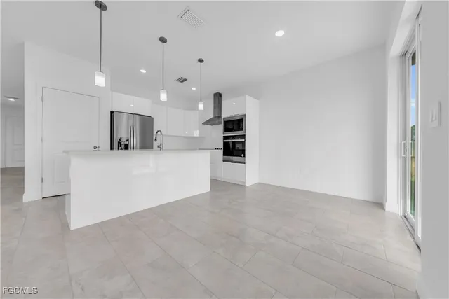 $319,500 | 8070 Marsh Circle, LaBelle, FL 33935