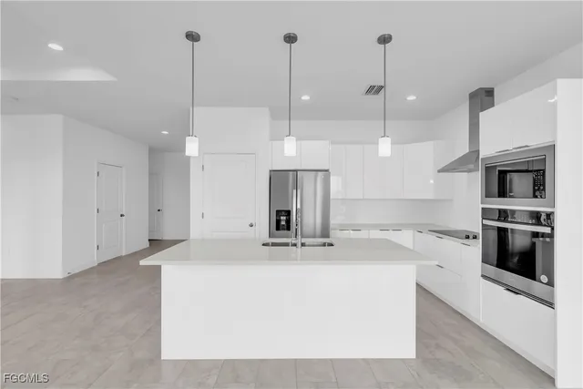 $319,500 | 8070 Marsh Circle, LaBelle, FL 33935