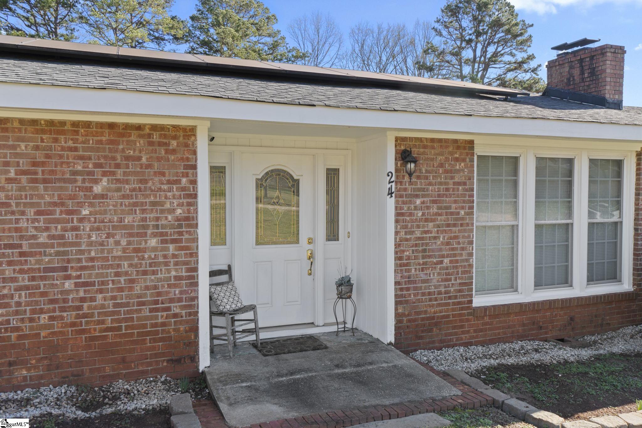 24 Racine Court Greenville, SC 29617 - Photo 2 of 31 Gallery Image 2