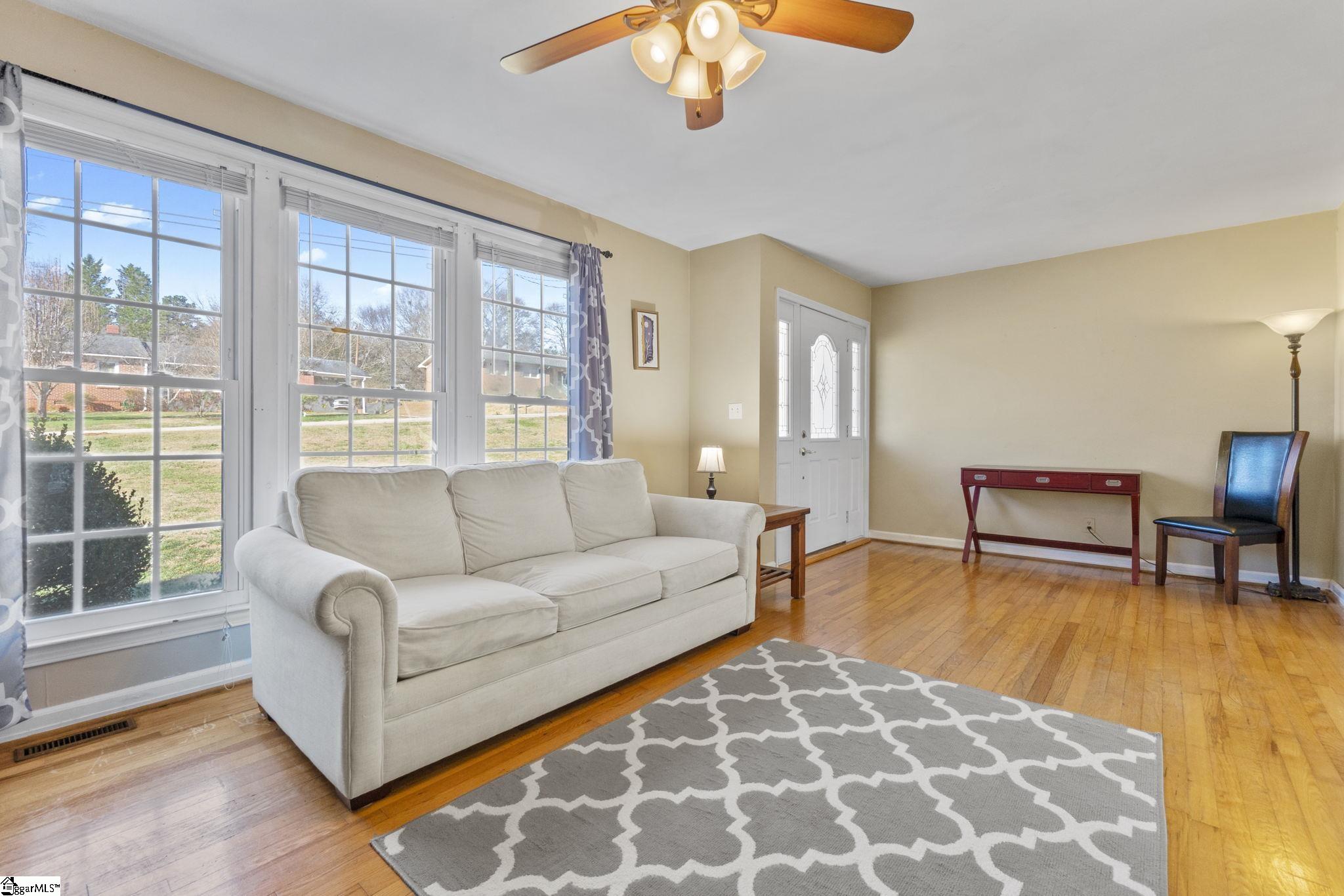 24 Racine Court Greenville, SC 29617 - Photo 6 of 31 Gallery Image 6