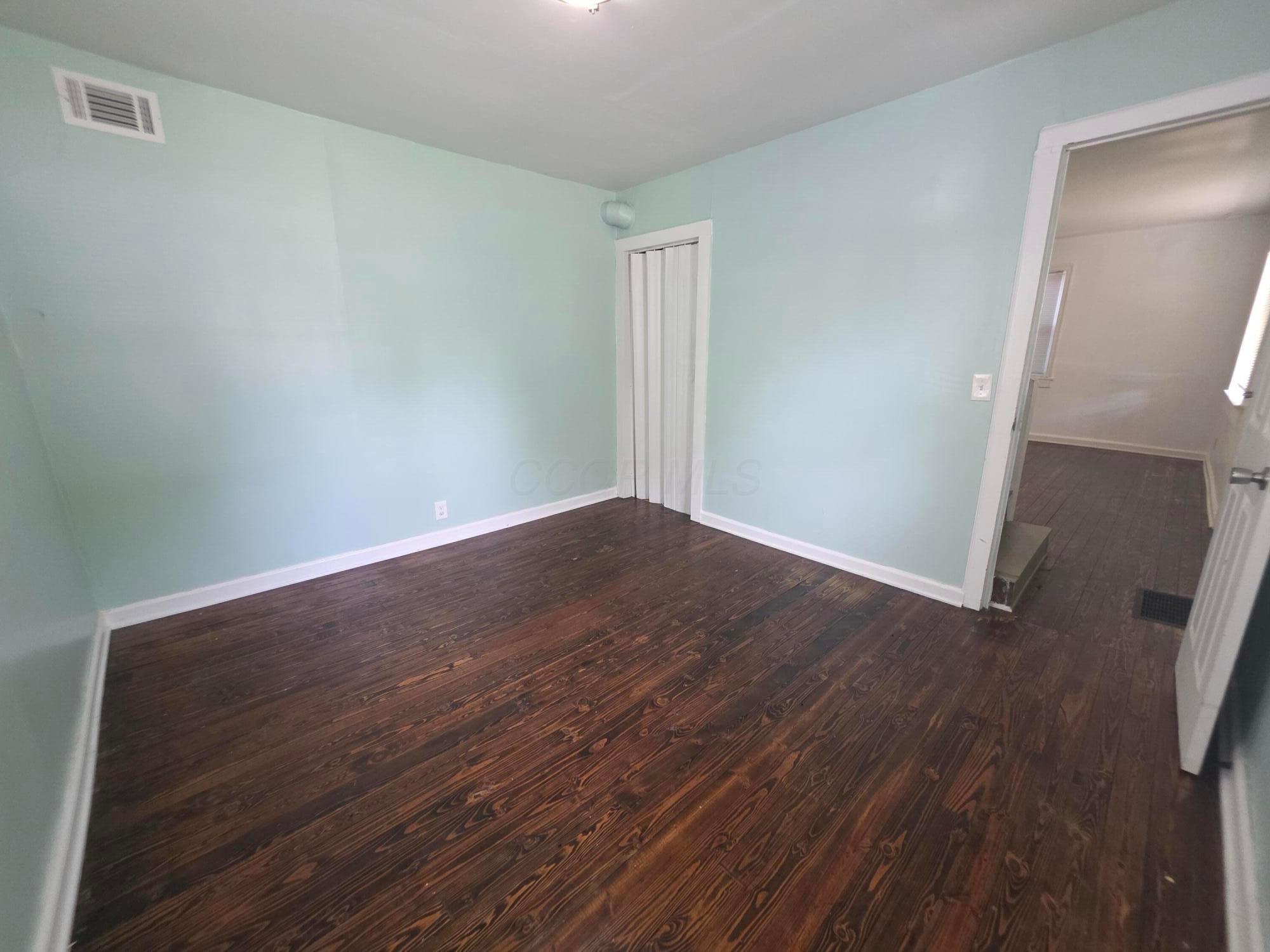 1597 Koebel Road Columbus, OH 43207 - Photo 11 of 32