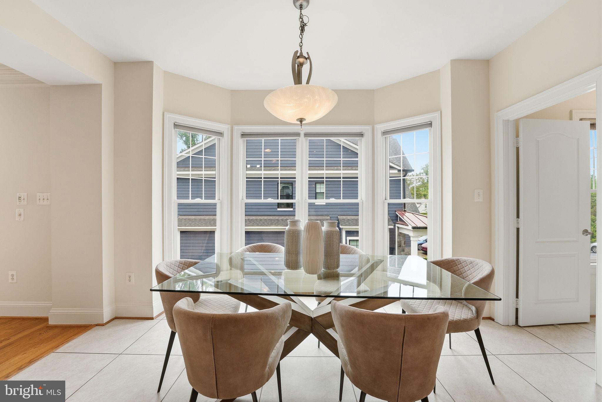 5836 Conway Road Bethesda, MD 20817 - Photo 18 of 55 Large table space