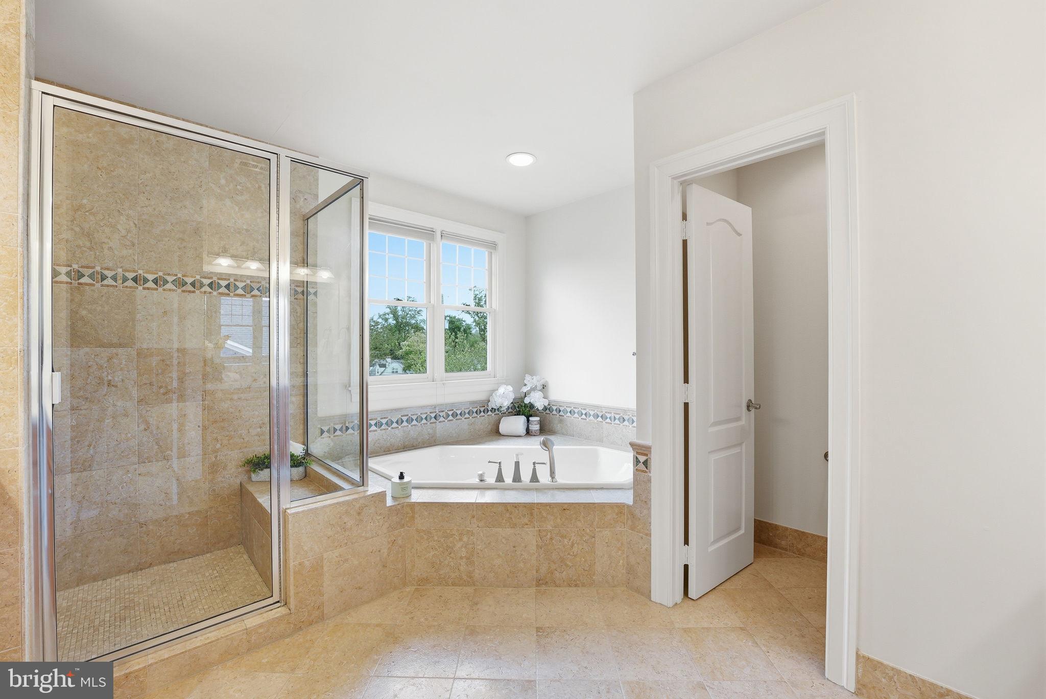 5836 Conway Road Bethesda, MD 20817 - Photo 33 of 55 Luxurious en suite bath